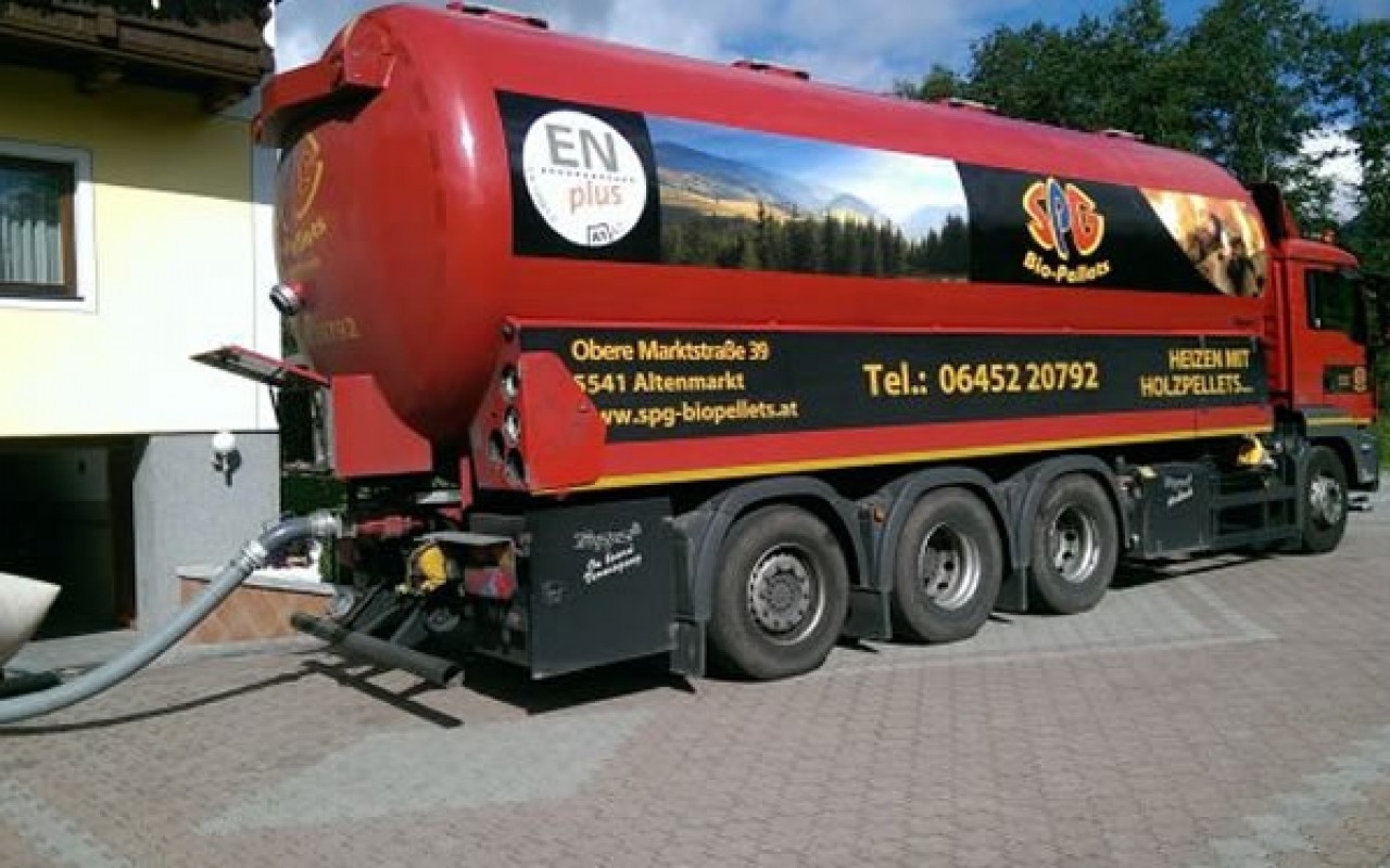 Lieferung bis zum Pelletslager Ihrer Heizung mit persönlicher Betreuung